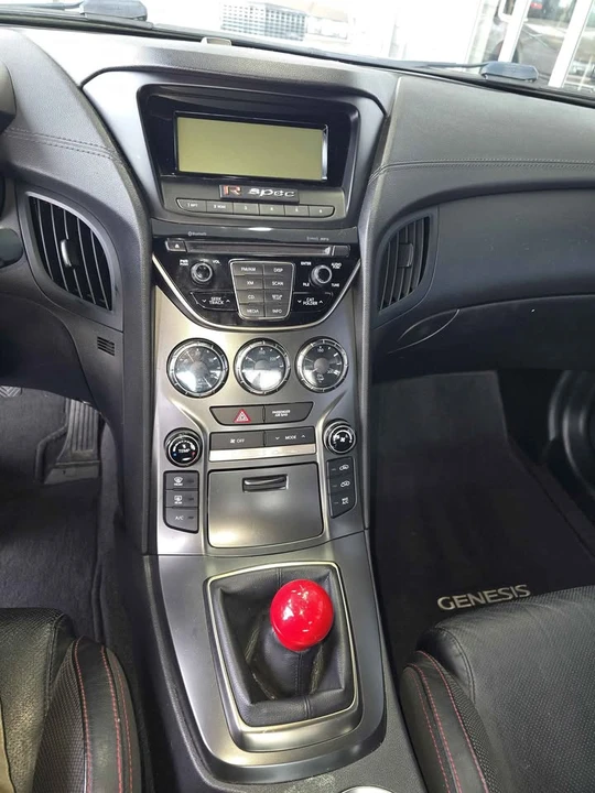 2014 Hyundai Genesis Coupe - Image 5 of 8