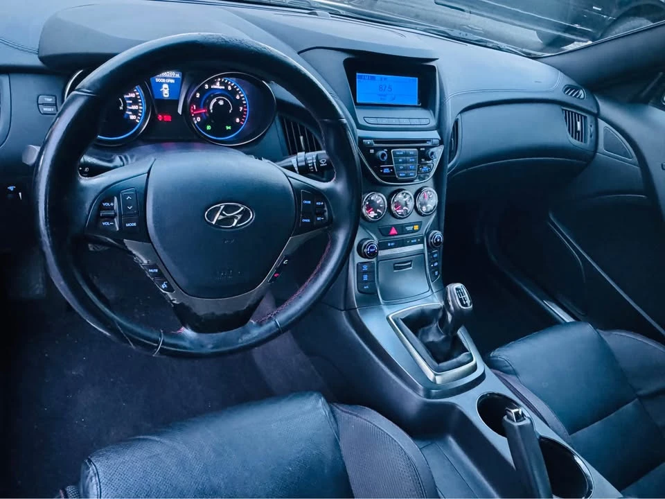 2014 Hyundai Genesis Coupe - Image 12 of 19