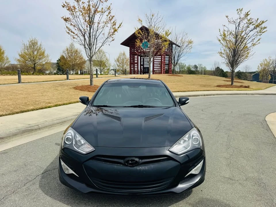 2014 Hyundai Genesis Coupe - Image 2 of 19