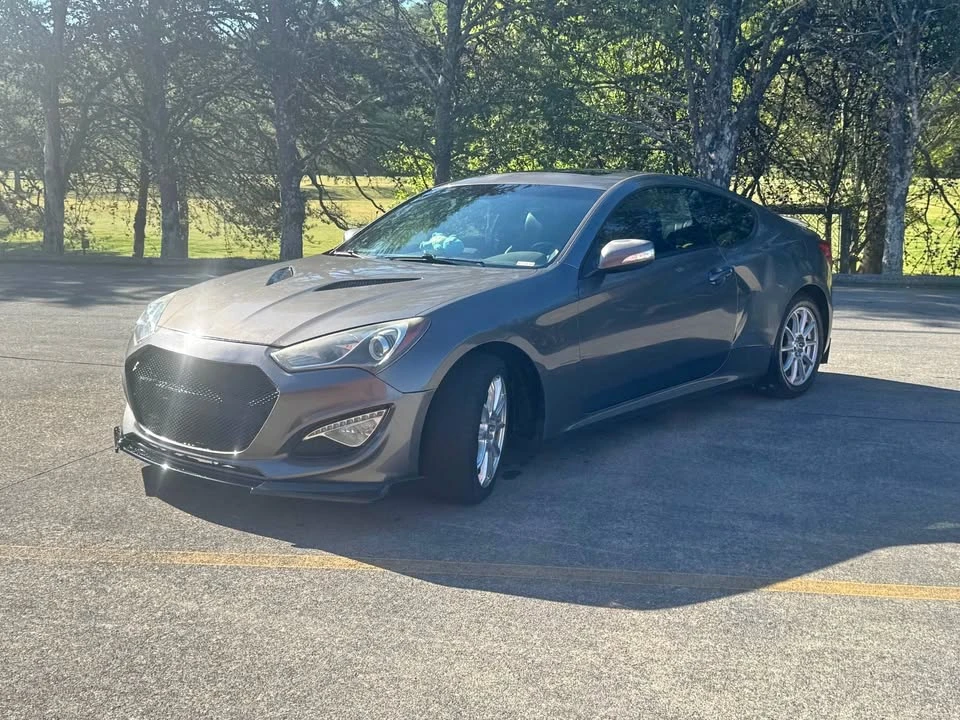 2014 Hyundai Genesis Coupe - Image 2 of 12
