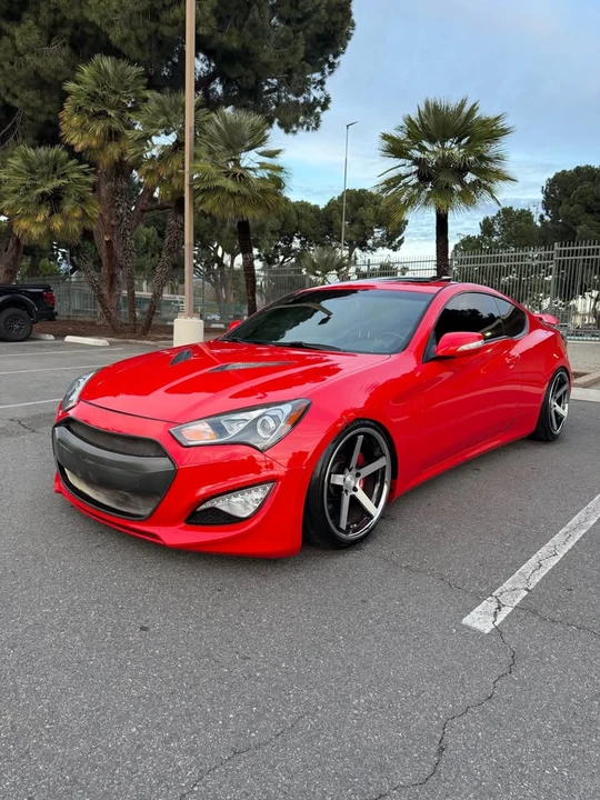 2014 Hyundai Genesis Coupe - Image 9 of 13