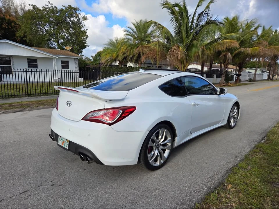 2014 Hyundai Genesis Coupe - Image 2 of 9