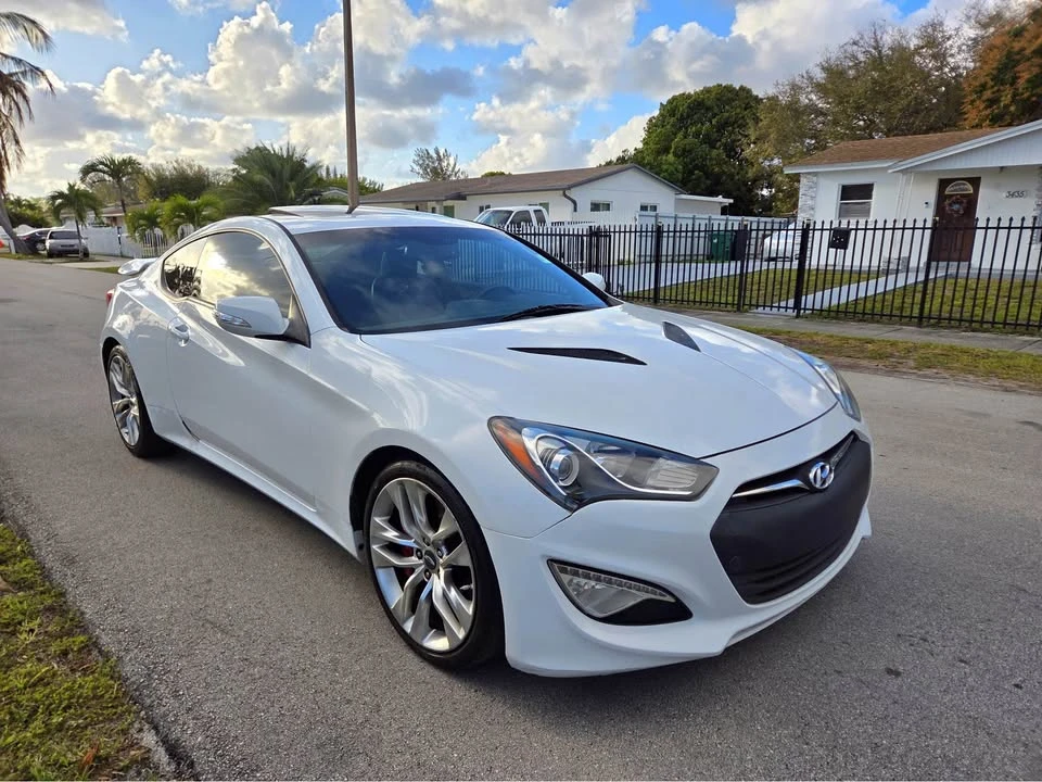 2014 Hyundai Genesis Coupe - Image 4 of 9