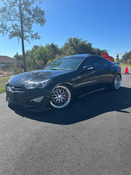 2014 Hyundai Genesis Coupe - Image 6 of 12