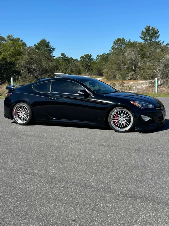 2014 Hyundai Genesis Coupe - Image 2 of 12