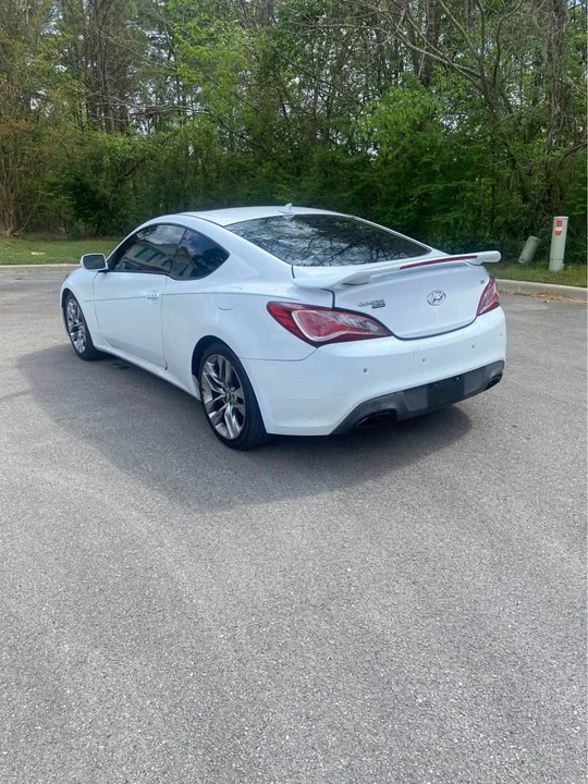 2014 Hyundai Genesis Coupe - Image 2 of 19