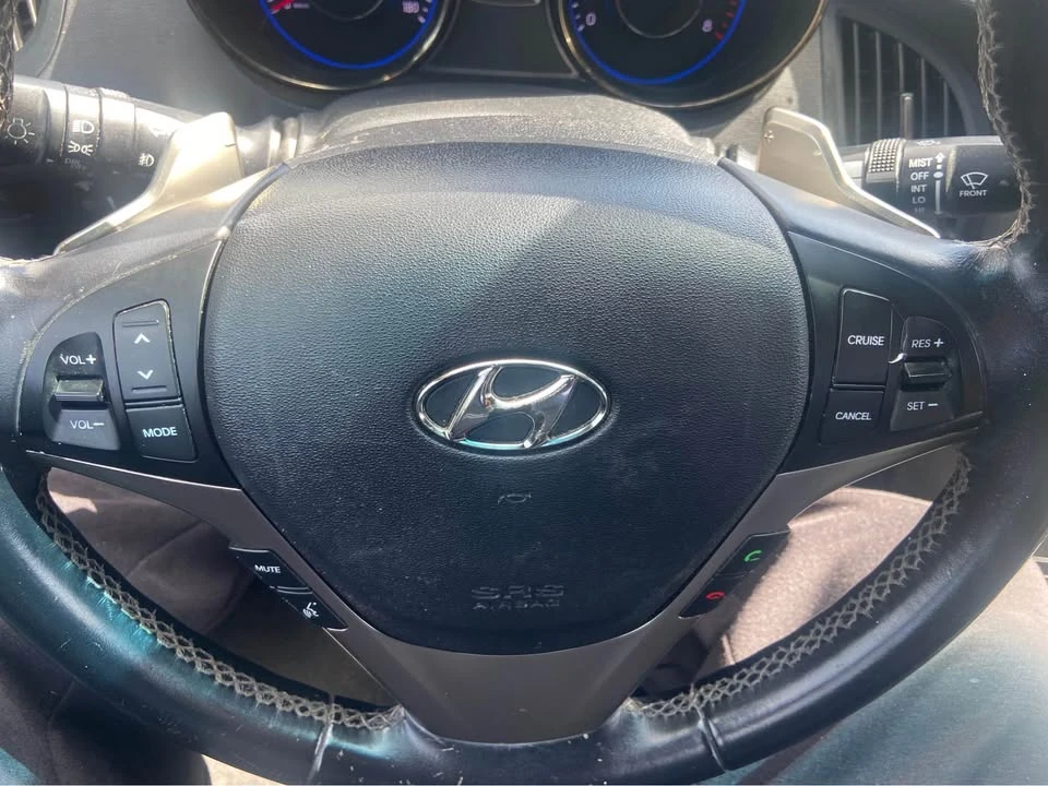 2014 Hyundai Genesis Coupe - Image 18 of 19
