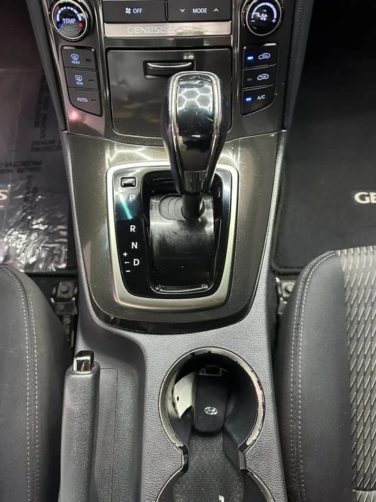 2014 Hyundai Genesis Coupe - Image 11 of 14
