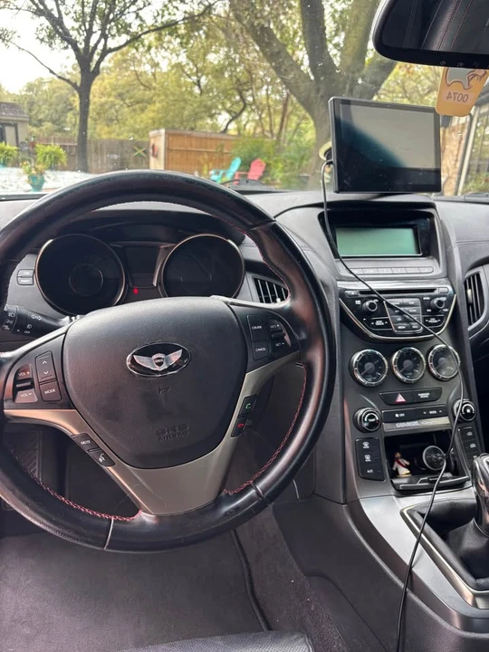 2014 Hyundai Genesis Coupe - Image 6 of 17