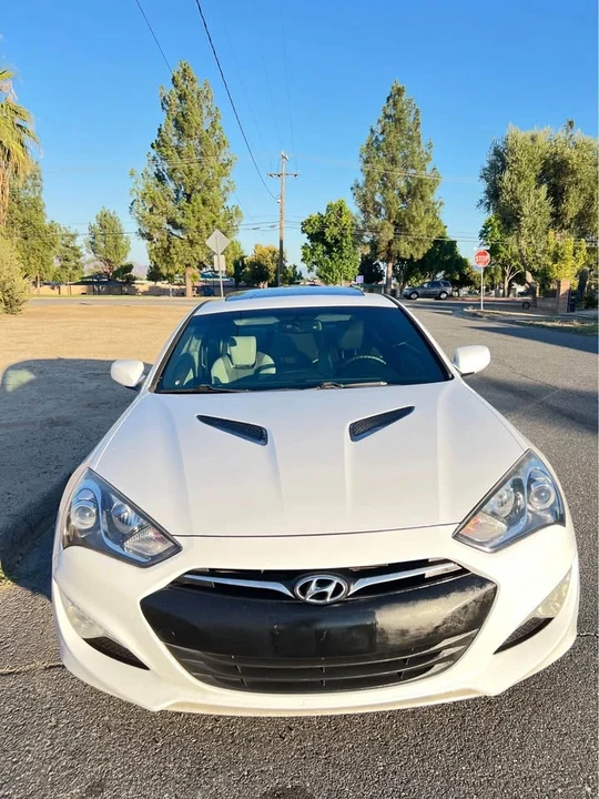 2014 Hyundai Genesis Coupe - Image 2 of 20