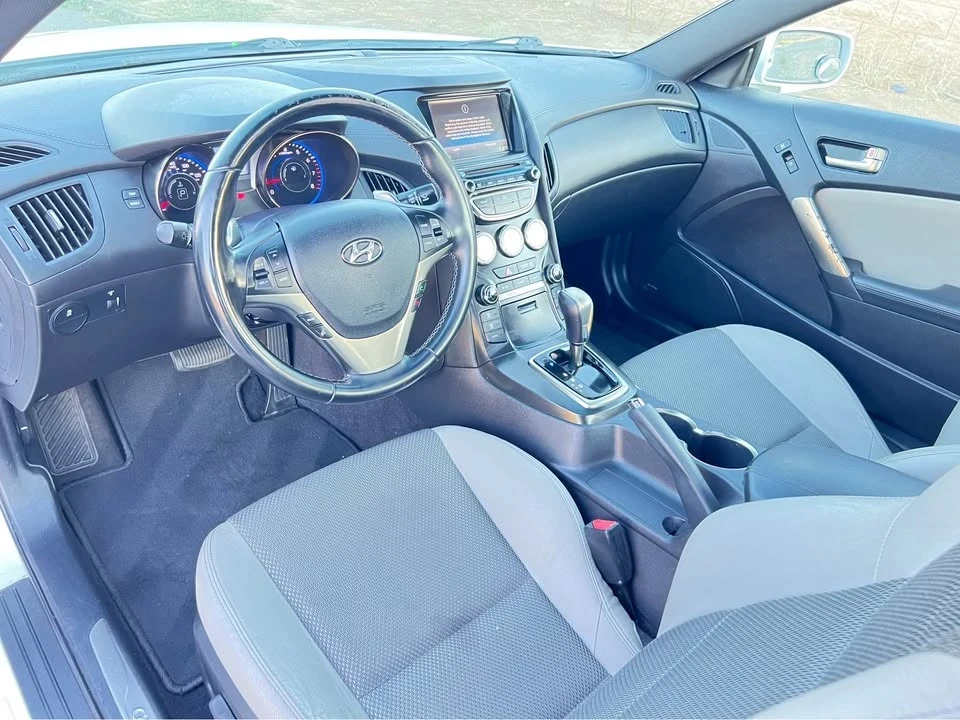2014 Hyundai Genesis Coupe - Image 13 of 20