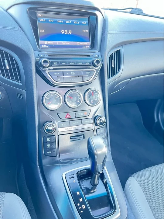 2014 Hyundai Genesis Coupe - Image 17 of 20