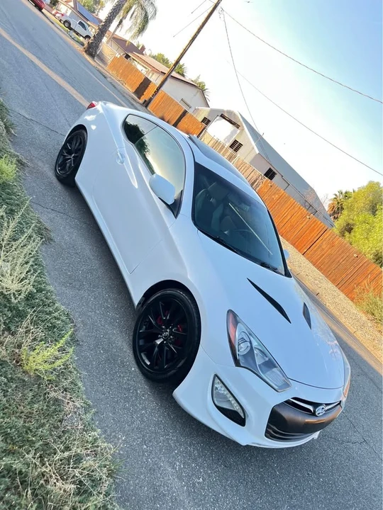 2014 Hyundai Genesis Coupe - Image 8 of 20