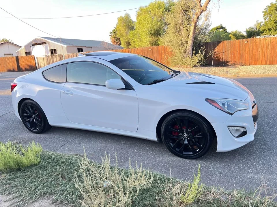 2014 Hyundai Genesis Coupe - Image 10 of 20