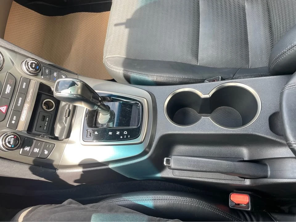2014 Hyundai Genesis Coupe - Image 14 of 18