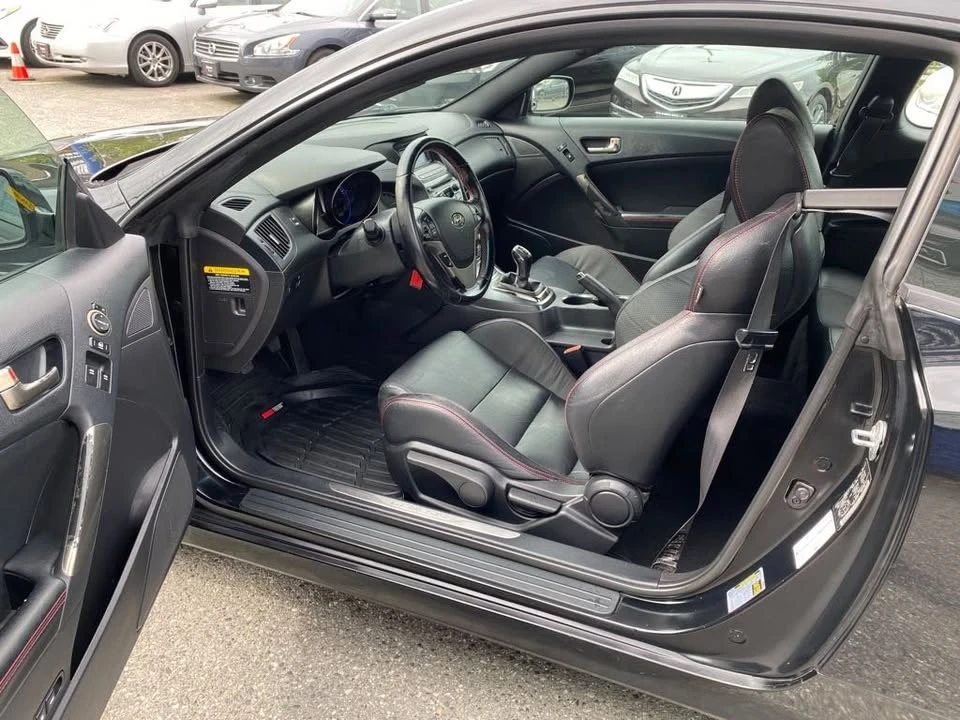 2014 Hyundai Genesis Coupe - Image 9 of 14