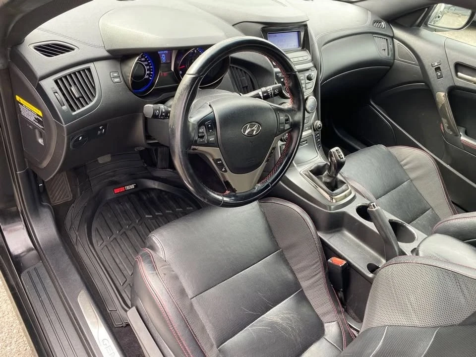 2014 Hyundai Genesis Coupe - Image 10 of 15