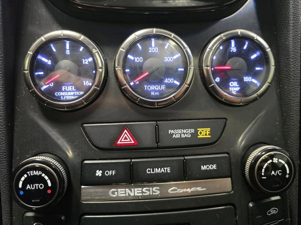 2014 Hyundai Genesis - Image 18 of 20