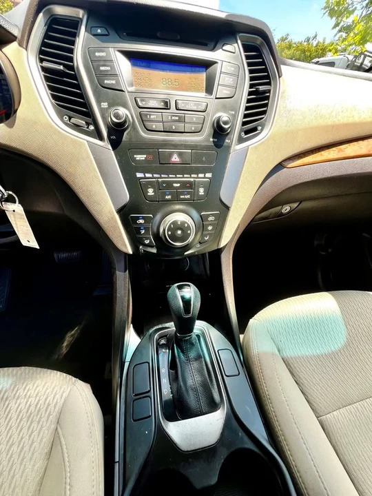 2014 Hyundai Santa Fe - Image 14 of 15