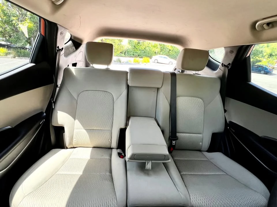 2014 Hyundai Santa Fe - Image 2 of 15