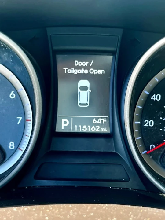 2014 Hyundai Santa Fe - Image 12 of 15