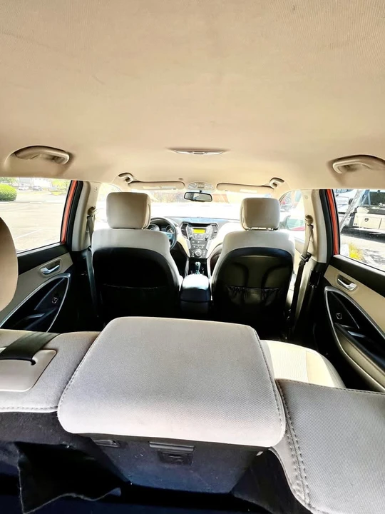 2014 Hyundai Santa Fe - Image 11 of 15