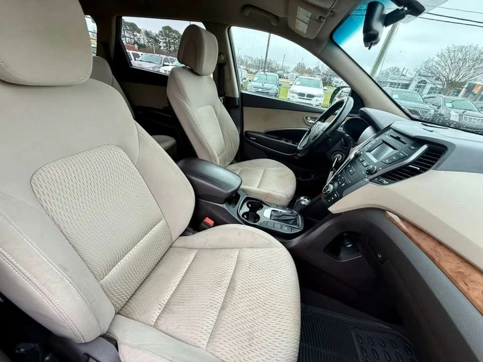 2014 Hyundai Santa Fe - Image 19 of 20