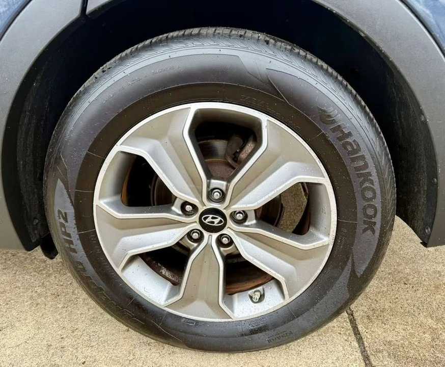 2014 Hyundai Santa Fe - Image 14 of 20