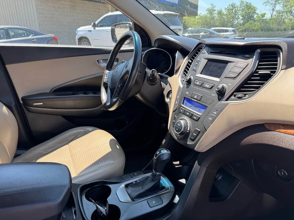 2014 Hyundai Santa Fe - Image 11 of 12