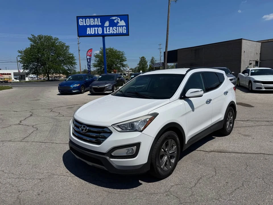 2014 Hyundai Santa Fe - Image 2 of 12
