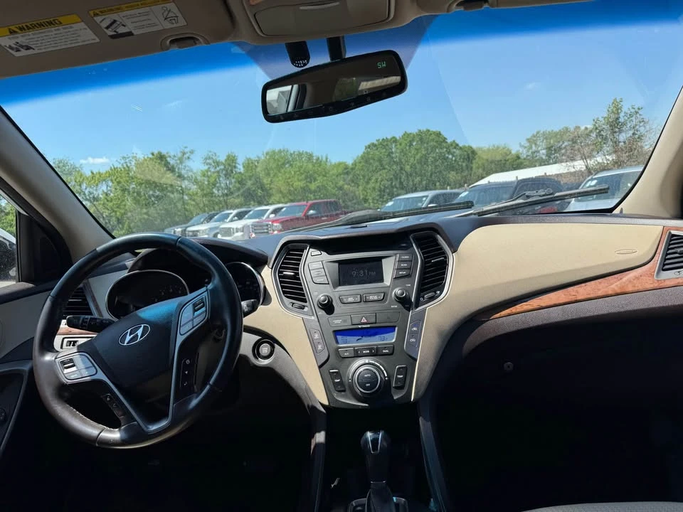 2014 Hyundai Santa Fe - Image 10 of 12