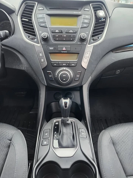 2014 Hyundai Santa Fe - Image 15 of 20