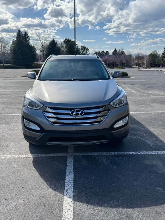 2014 Hyundai Santa Fe - Image 10 of 11