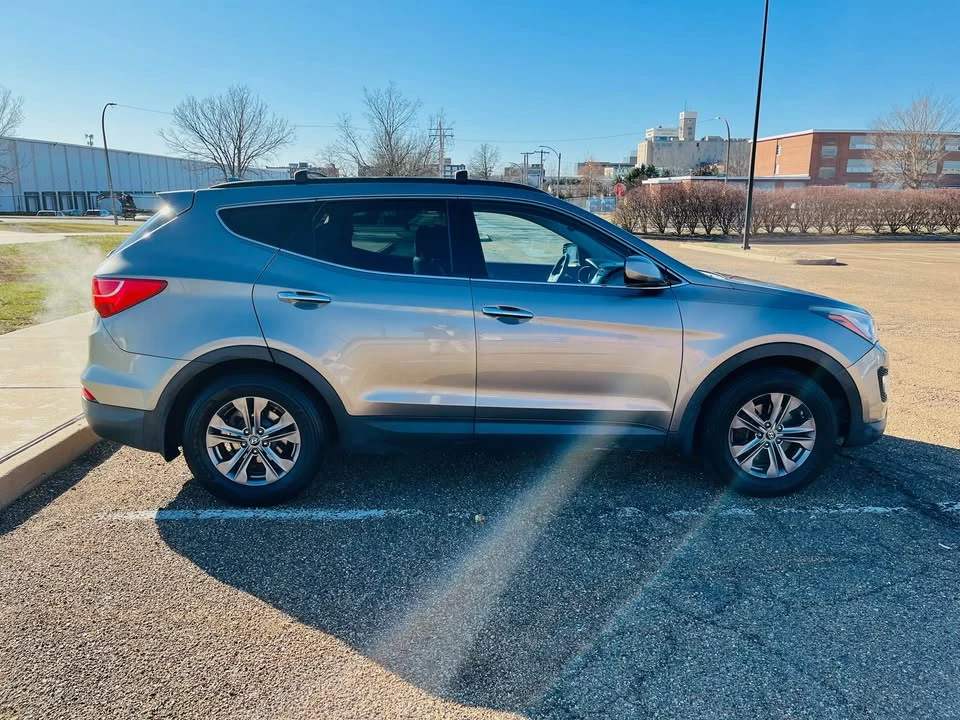 2014 Hyundai Santa Fe - Image 7 of 15