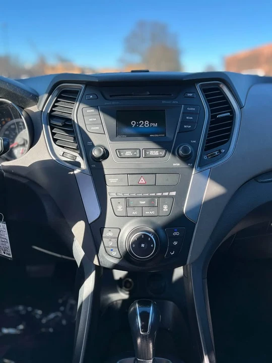 2014 Hyundai Santa Fe - Image 12 of 15