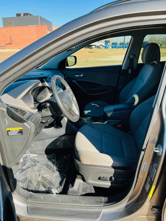 2014 Hyundai Santa Fe - Image 9 of 15