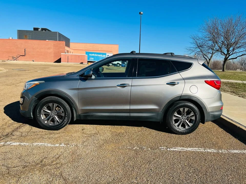 2014 Hyundai Santa Fe - Image 6 of 15