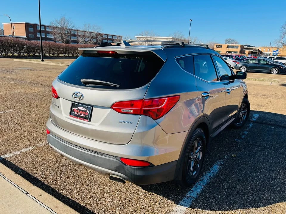 2014 Hyundai Santa Fe - Image 5 of 15