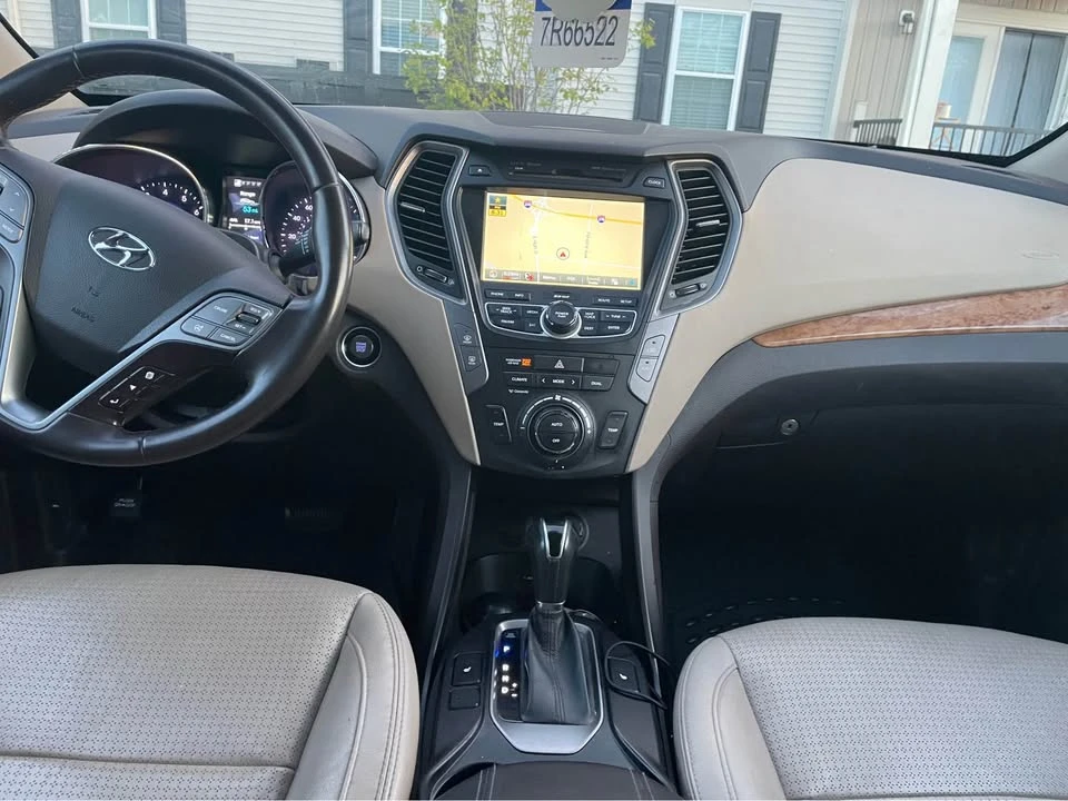 2014 Hyundai Santa Fe - Image 15 of 19