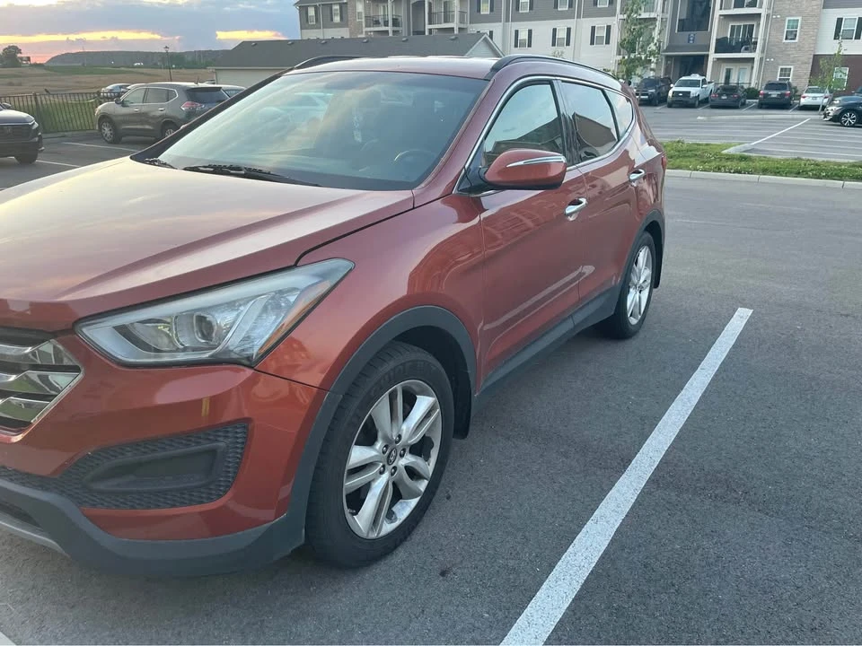 2014 Hyundai Santa Fe - Image 3 of 19