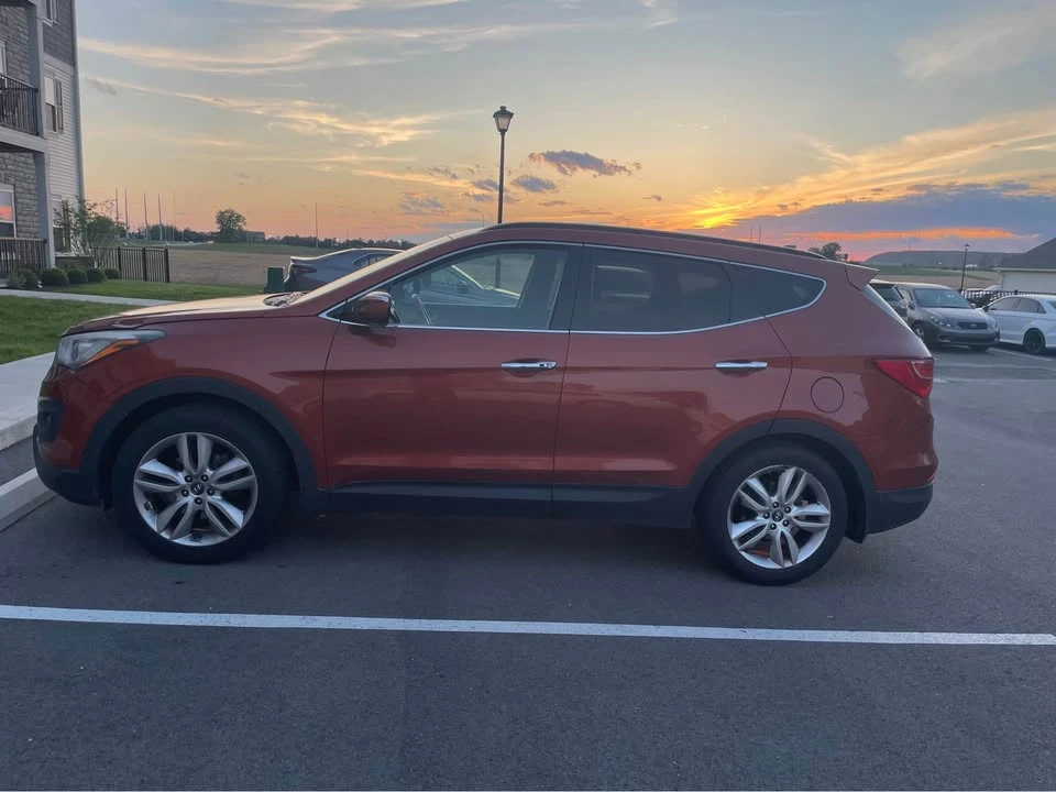 2014 Hyundai Santa Fe - Image 6 of 19