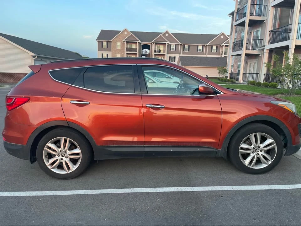 2014 Hyundai Santa Fe - Image 5 of 19
