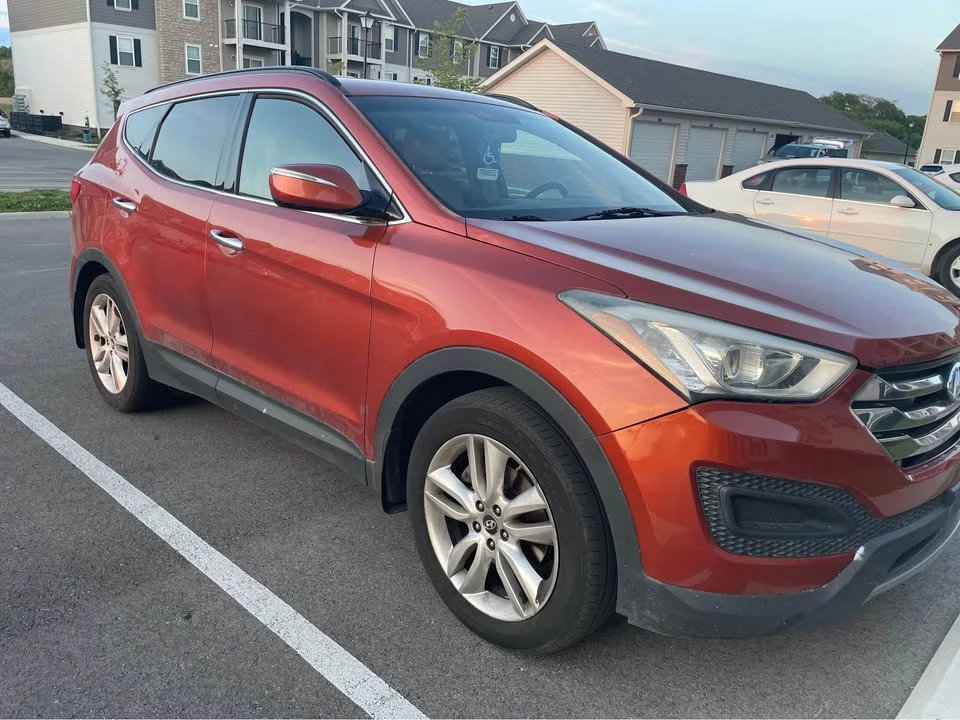 2014 Hyundai Santa Fe - Image 4 of 19