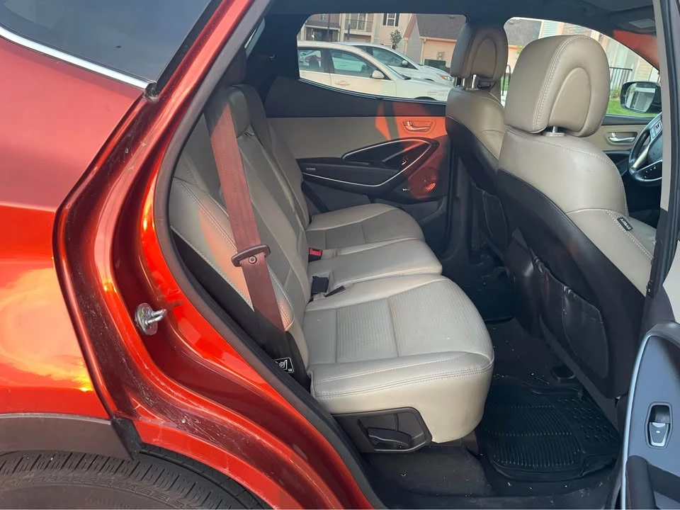 2014 Hyundai Santa Fe - Image 11 of 19