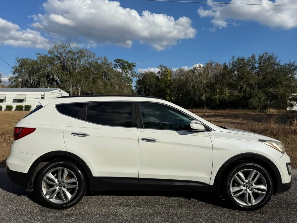 2014 Hyundai Santa Fe - Image 4 of 18