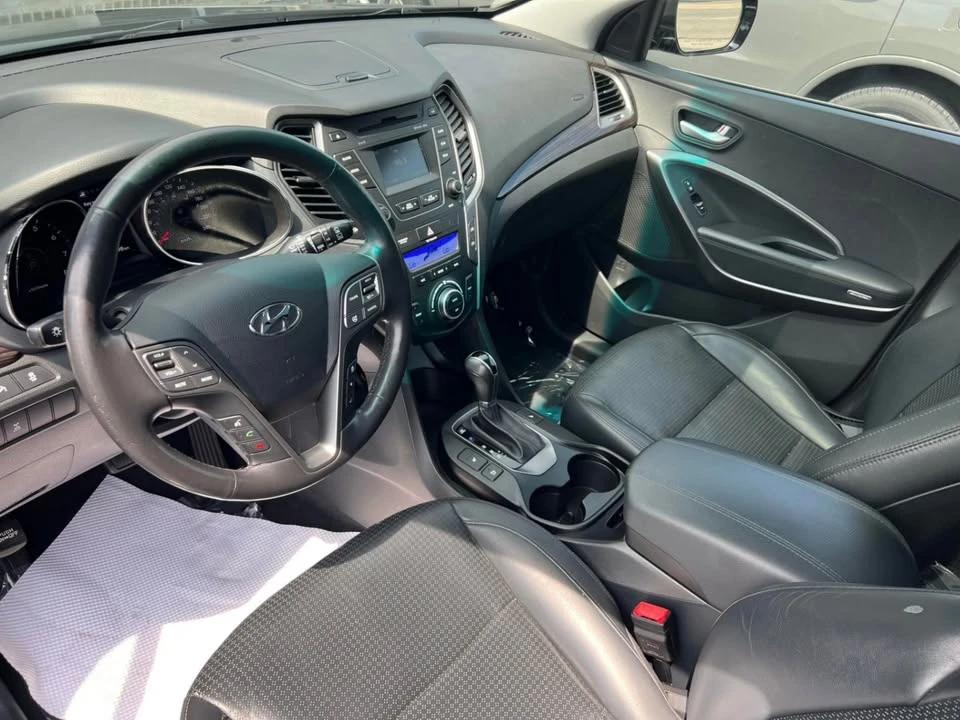 2014 Hyundai Santa Fe - Image 7 of 17