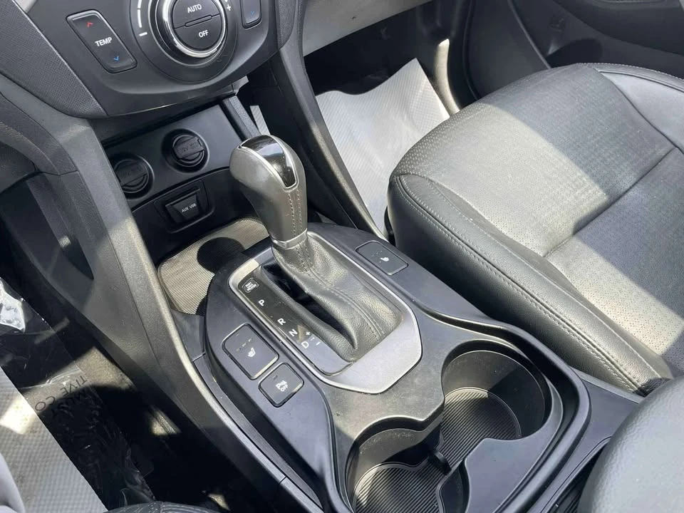 2014 Hyundai Santa Fe - Image 11 of 19