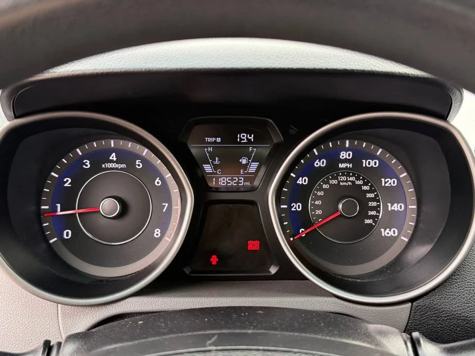 2014 Hyundai Elantra - Image 10 of 18