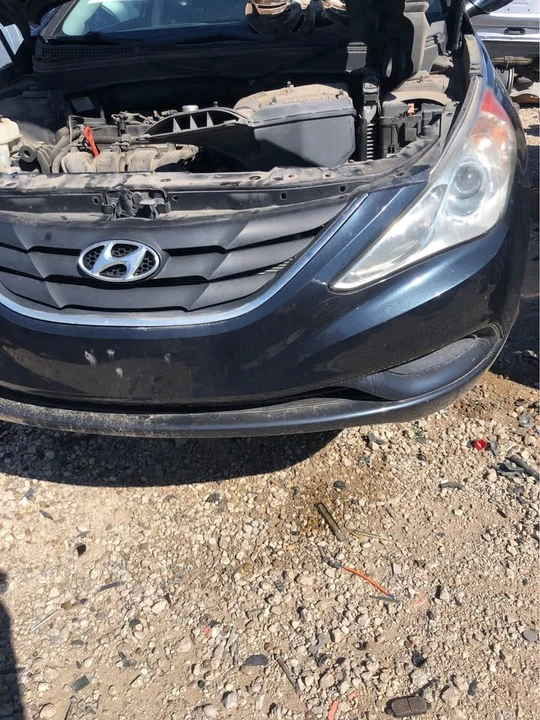 2011 Hyundai Sonata - Image 2 of 4