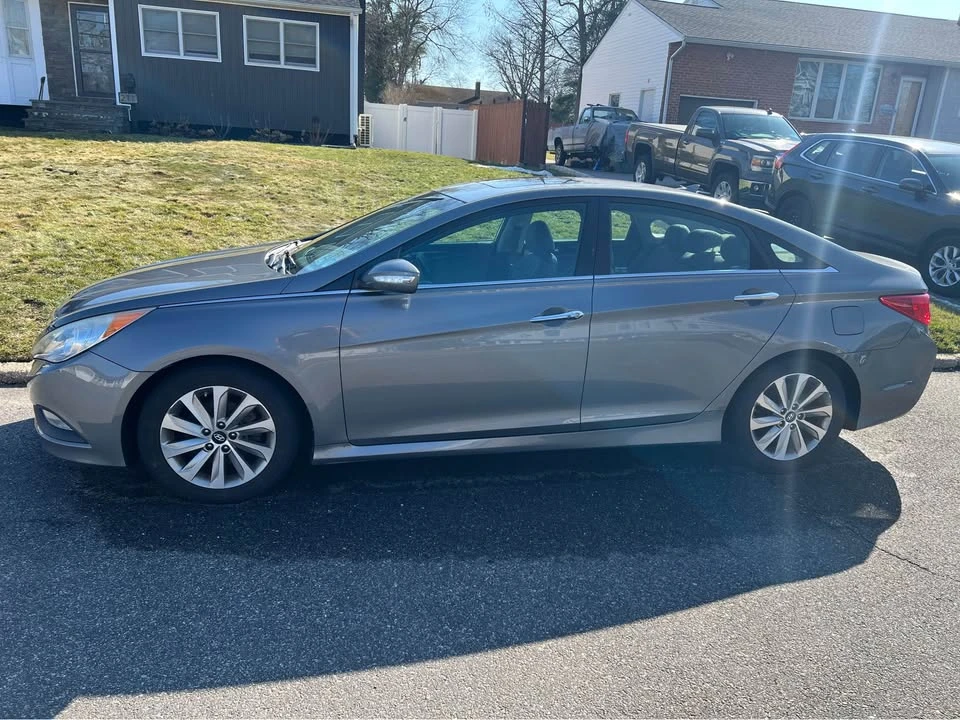 2014 Hyundai Sonata - Image 2 of 8